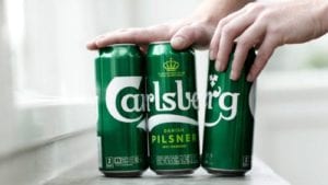 carlsberg ditches plastic packaging